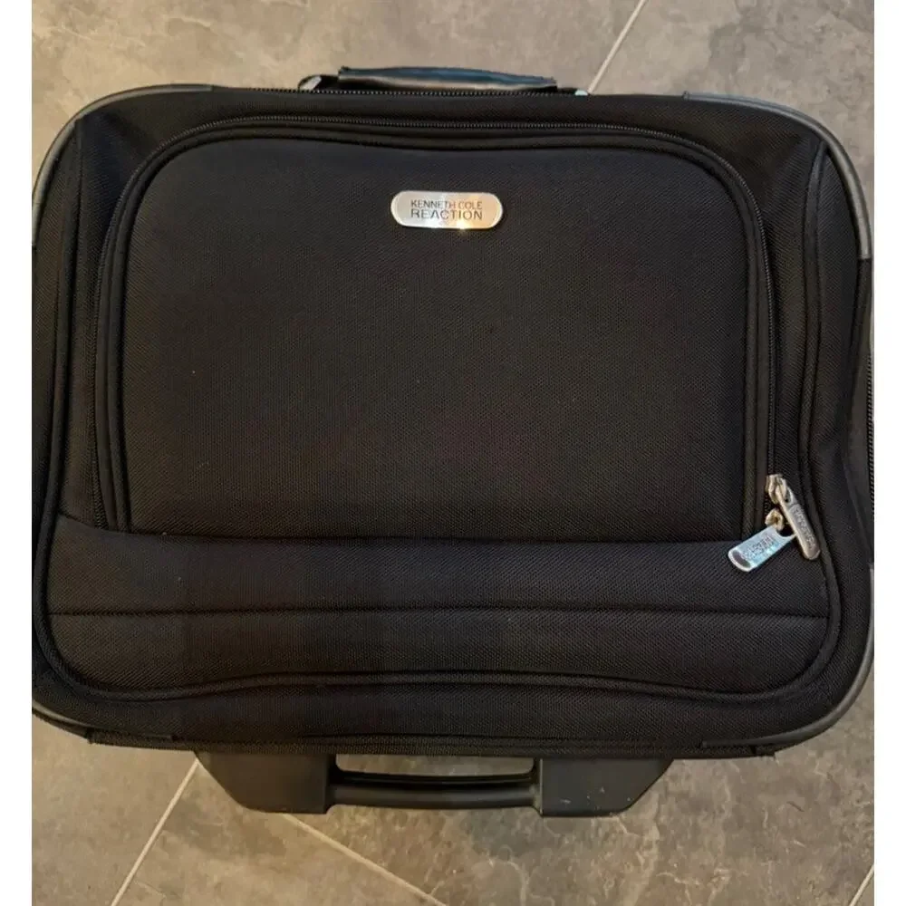 Kenneth Cole Reaction Business Carry-on Travel Computer Bag Wheels Retractable